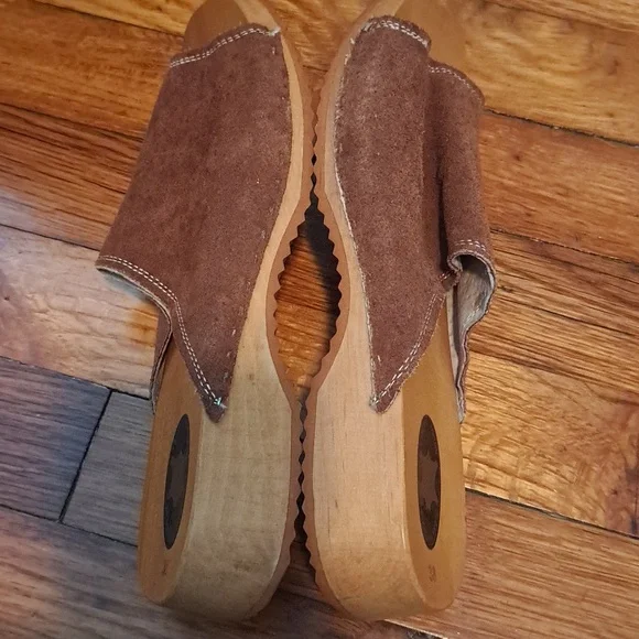 ⌛️ Suede Clogs 2/9 - Picture 6 of 8